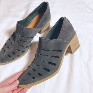 🔥1 State cutout gray suede ILEE zip back chunky heel shoes Sz9